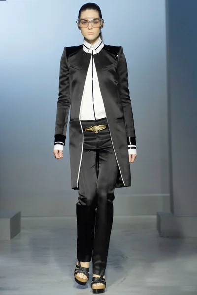 Look 4